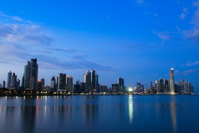 Dolarización en Panamá: La Estabilidad que Impulsa Capital Global
